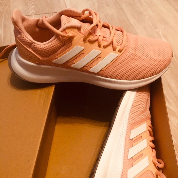 adidas Shoes - 💗GORGEOUS BRAND NEW ADIDAS💗